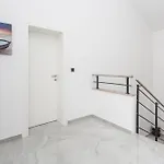 Valley Villa *