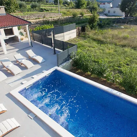 Valley Villa Srinjine