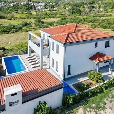 Villa Valley *