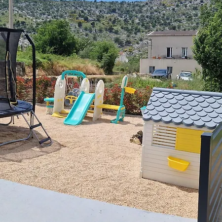 Βίλα Valley *